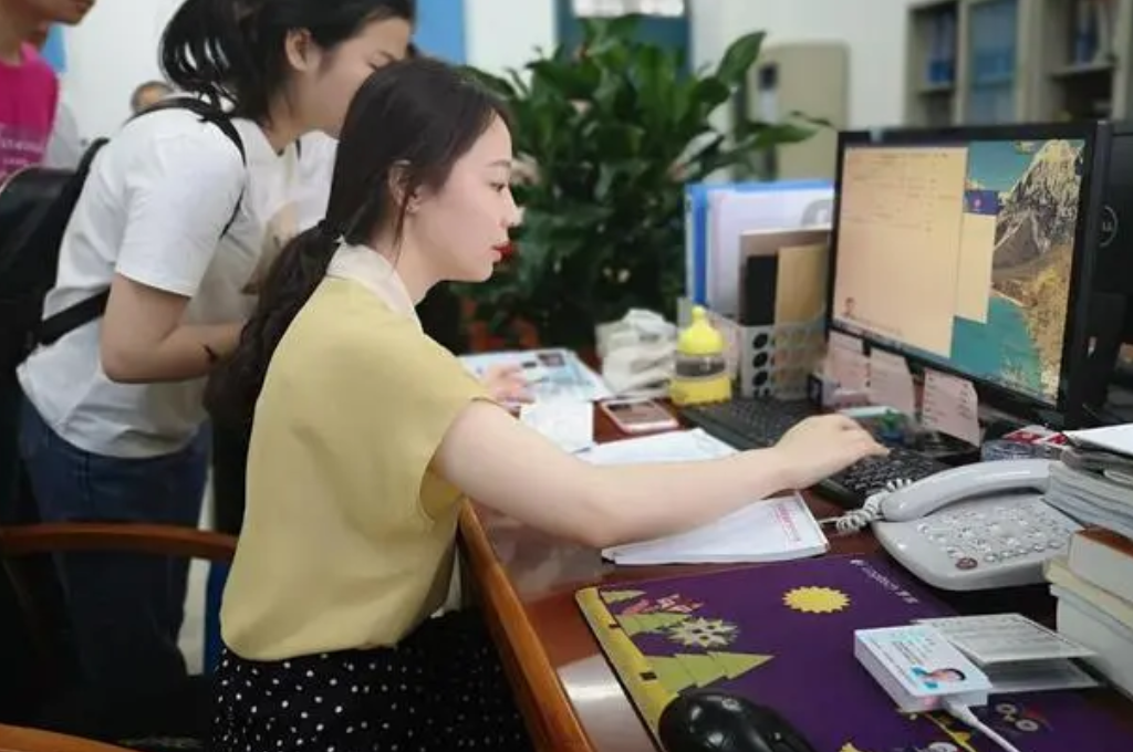 中专智慧校园(图2)